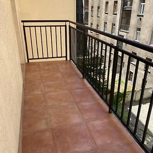 Large 3 Bedroom Family Apartment With Balcony